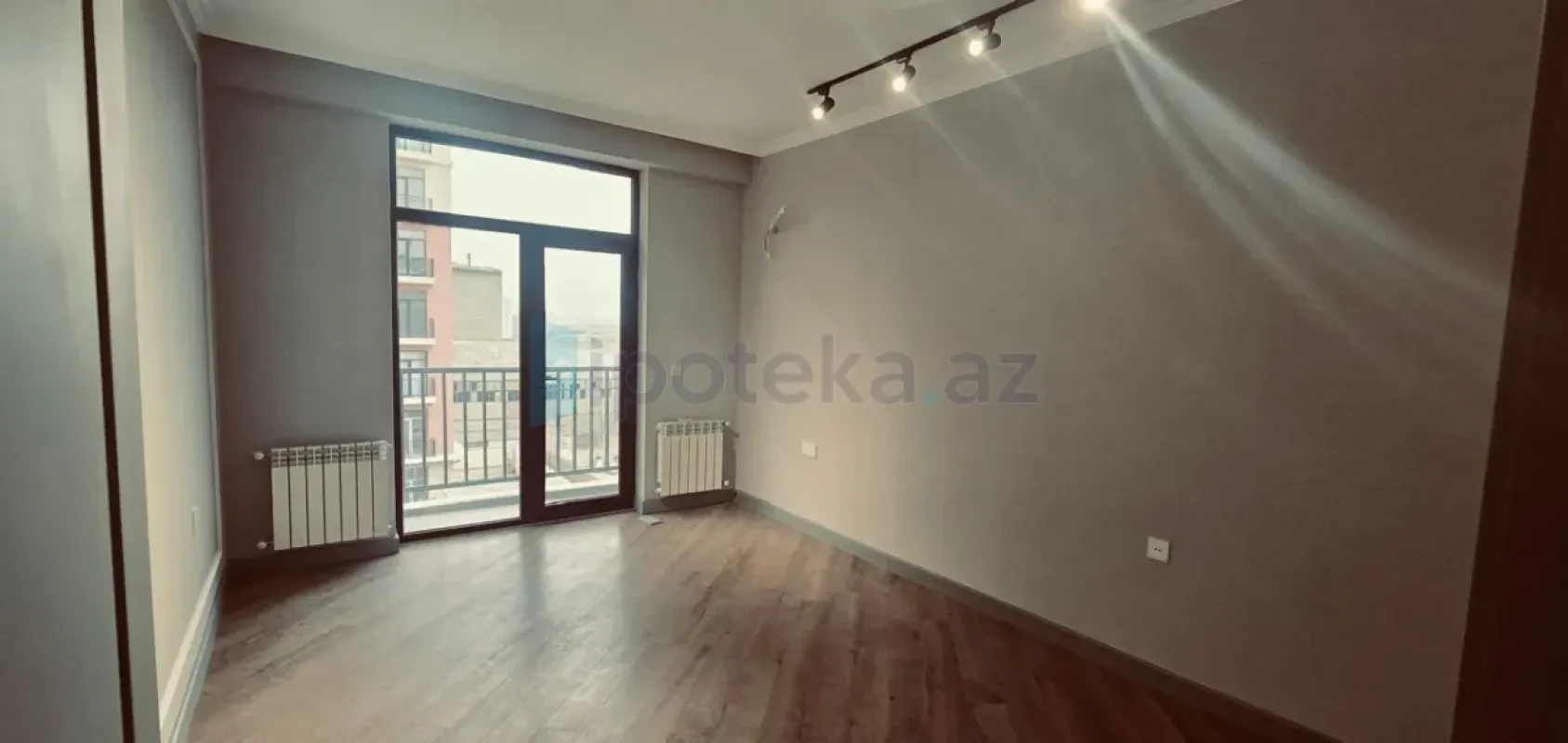 Satılır 3 otaqlı yeni tikili 105 m²