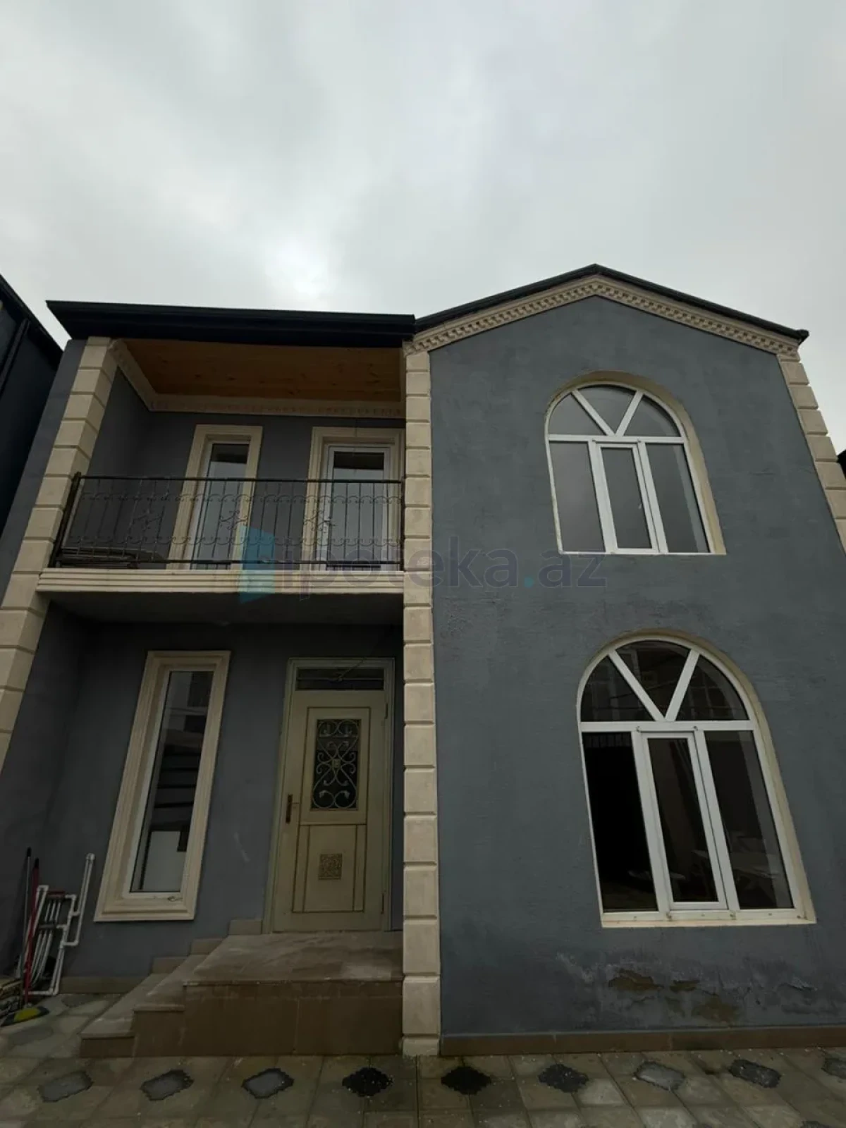 Satılır 4 otaqlı həyət evi 155 m²