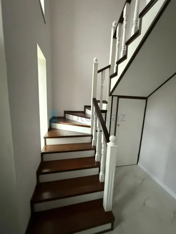 Satılır 4 otaqlı həyət evi 155 m²