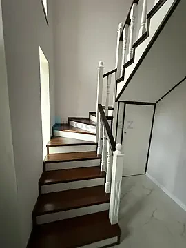 Satılır 4 otaqlı həyət evi 155 m²