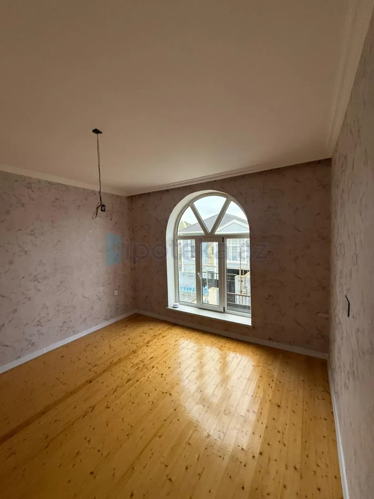 Satılır 4 otaqlı həyət evi 155 m²