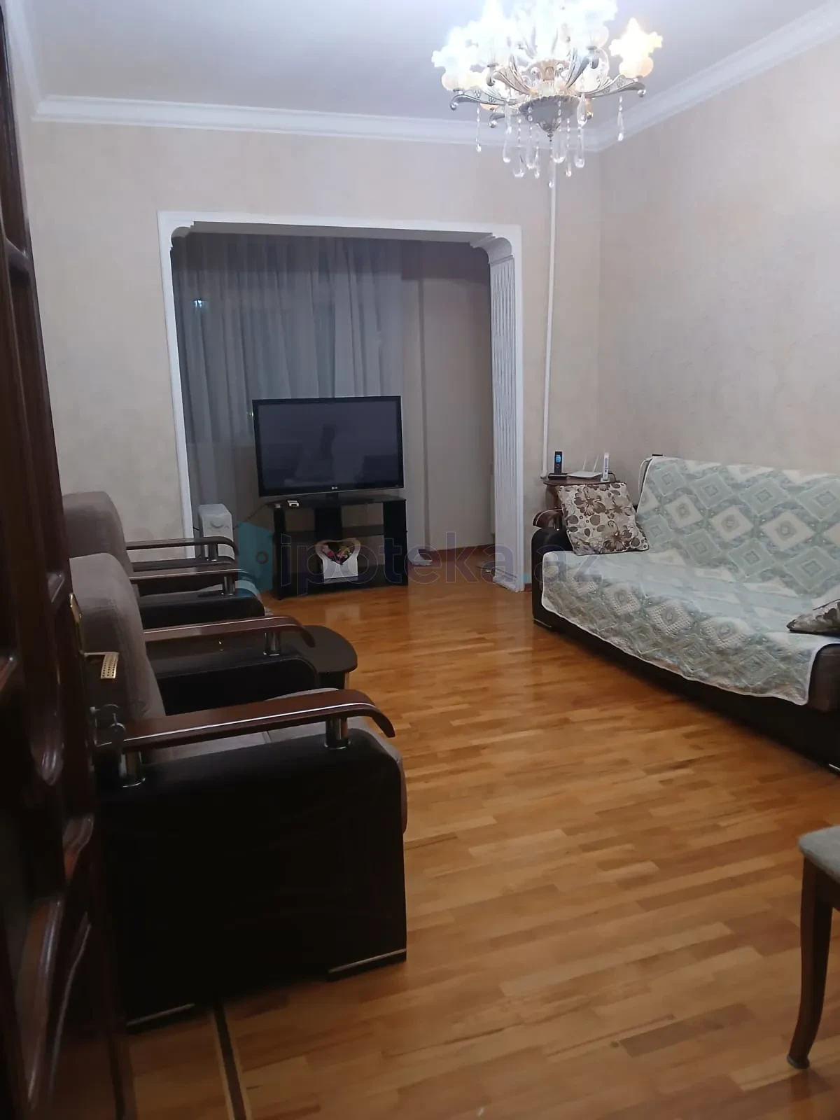 Satılır 4 otaqlı köhnə tikili 110 m²