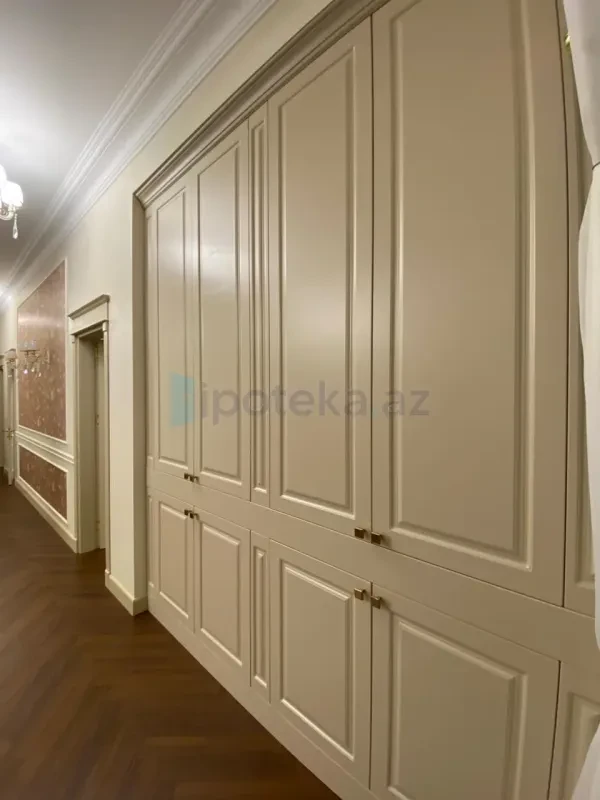 Satılır 4 otaqlı mənzil 150 m²