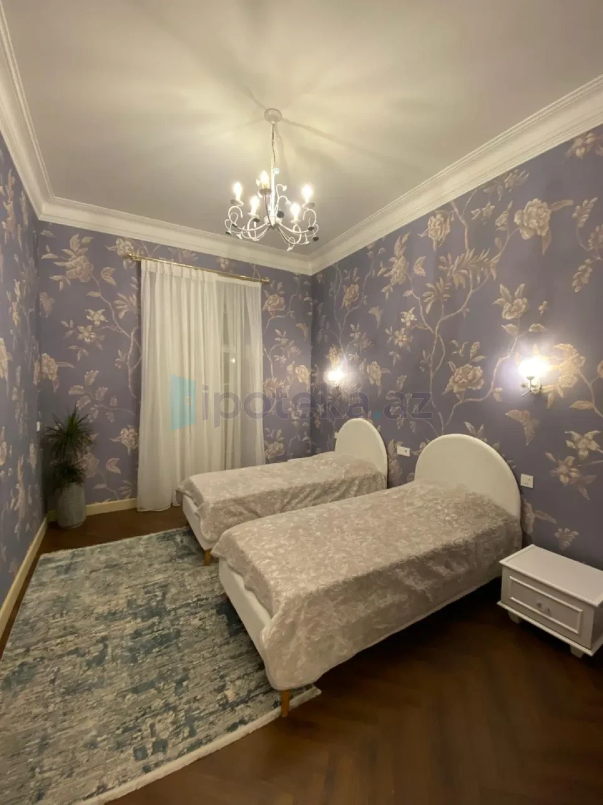 Satılır 4 otaqlı mənzil 150 m²