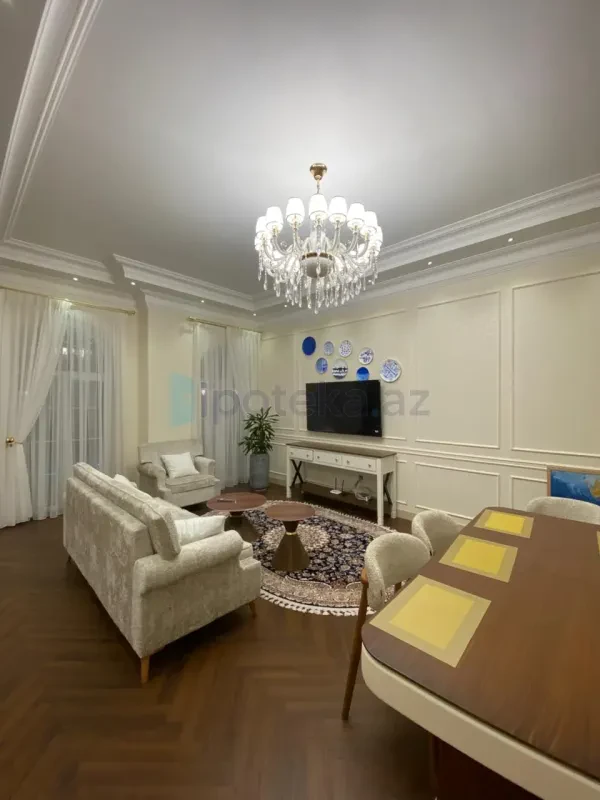 Satılır 4 otaqlı mənzil 150 m²