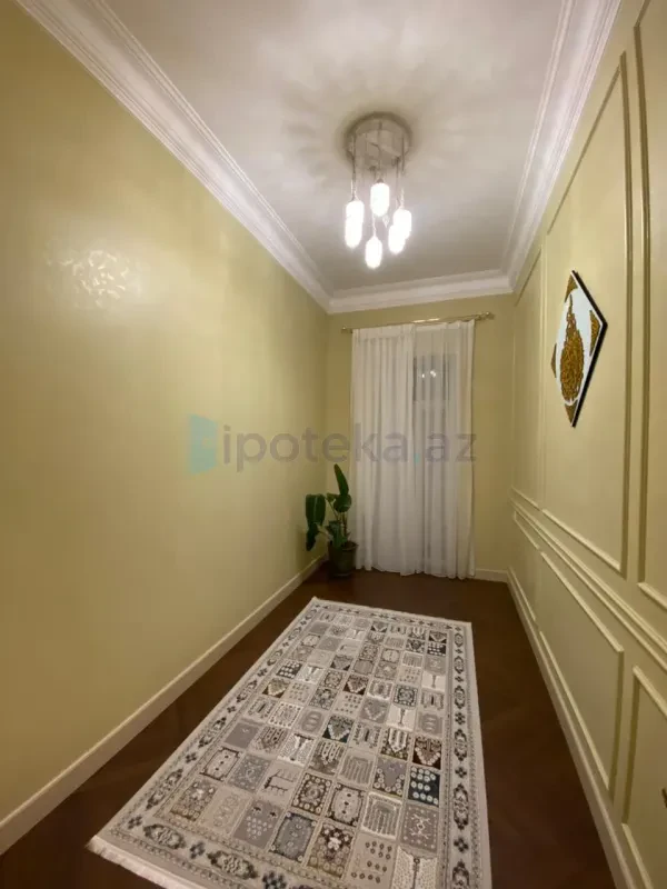 Satılır 4 otaqlı mənzil 150 m²