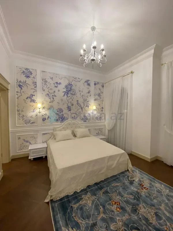 Satılır 4 otaqlı mənzil 150 m²