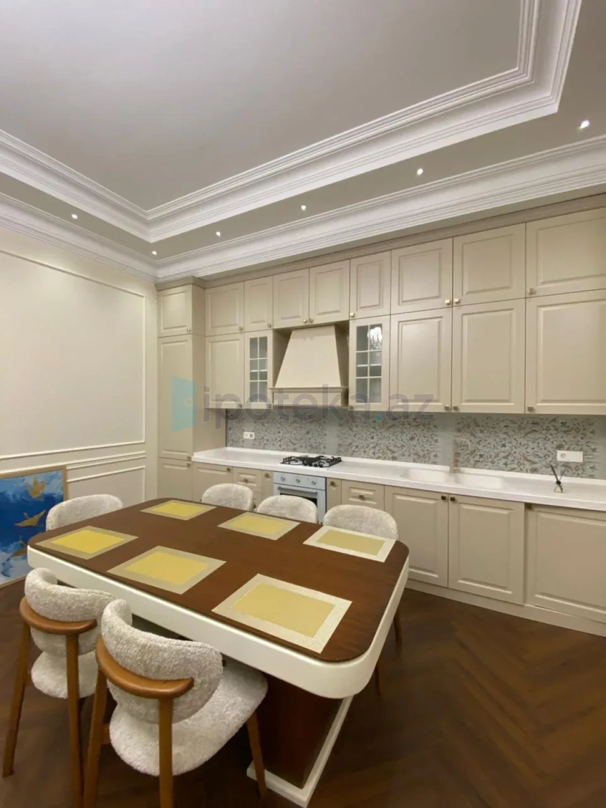 Satılır 4 otaqlı mənzil 150 m²