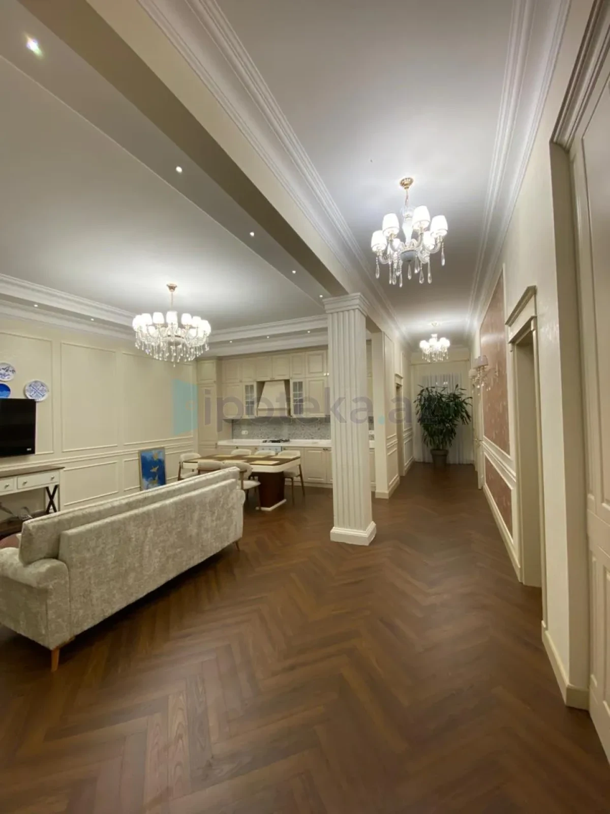 Satılır 4 otaqlı mənzil 150 m²