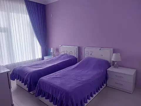 Satılır 3 otaqlı həyət evi 240 m²