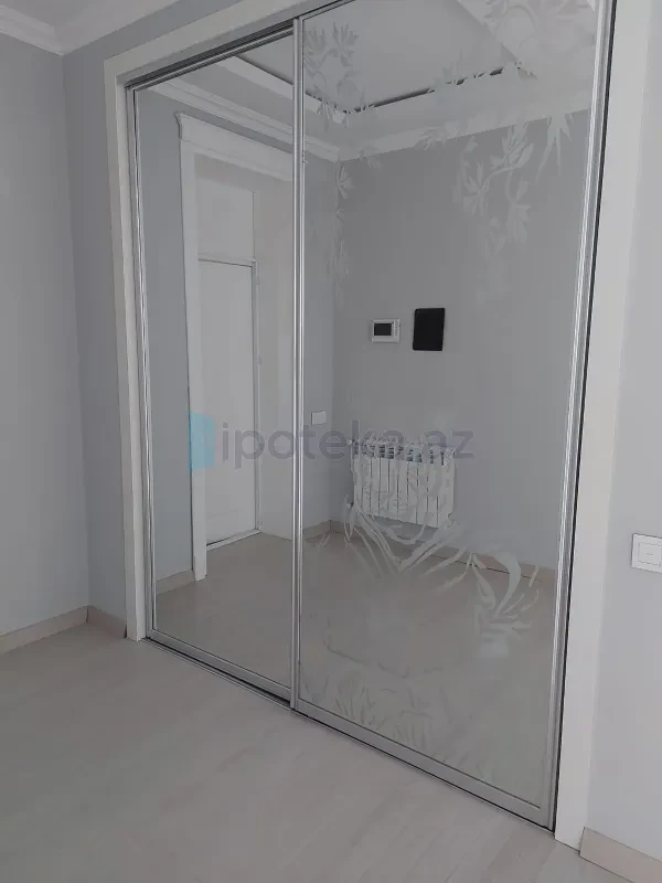 Satılır 3 otaqlı həyət evi 240 m²