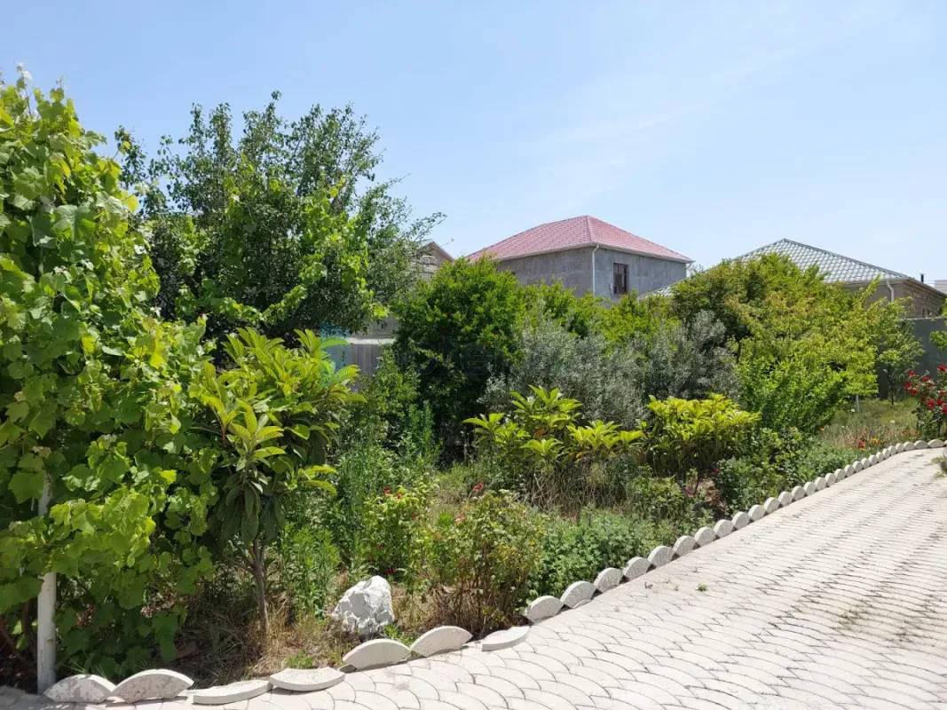 Satılır 3 otaqlı həyət evi 240 m²