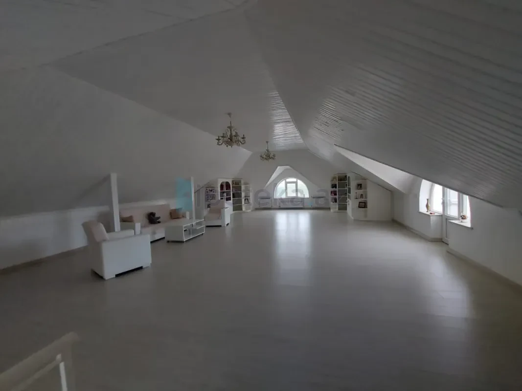 Satılır 3 otaqlı həyət evi 240 m²