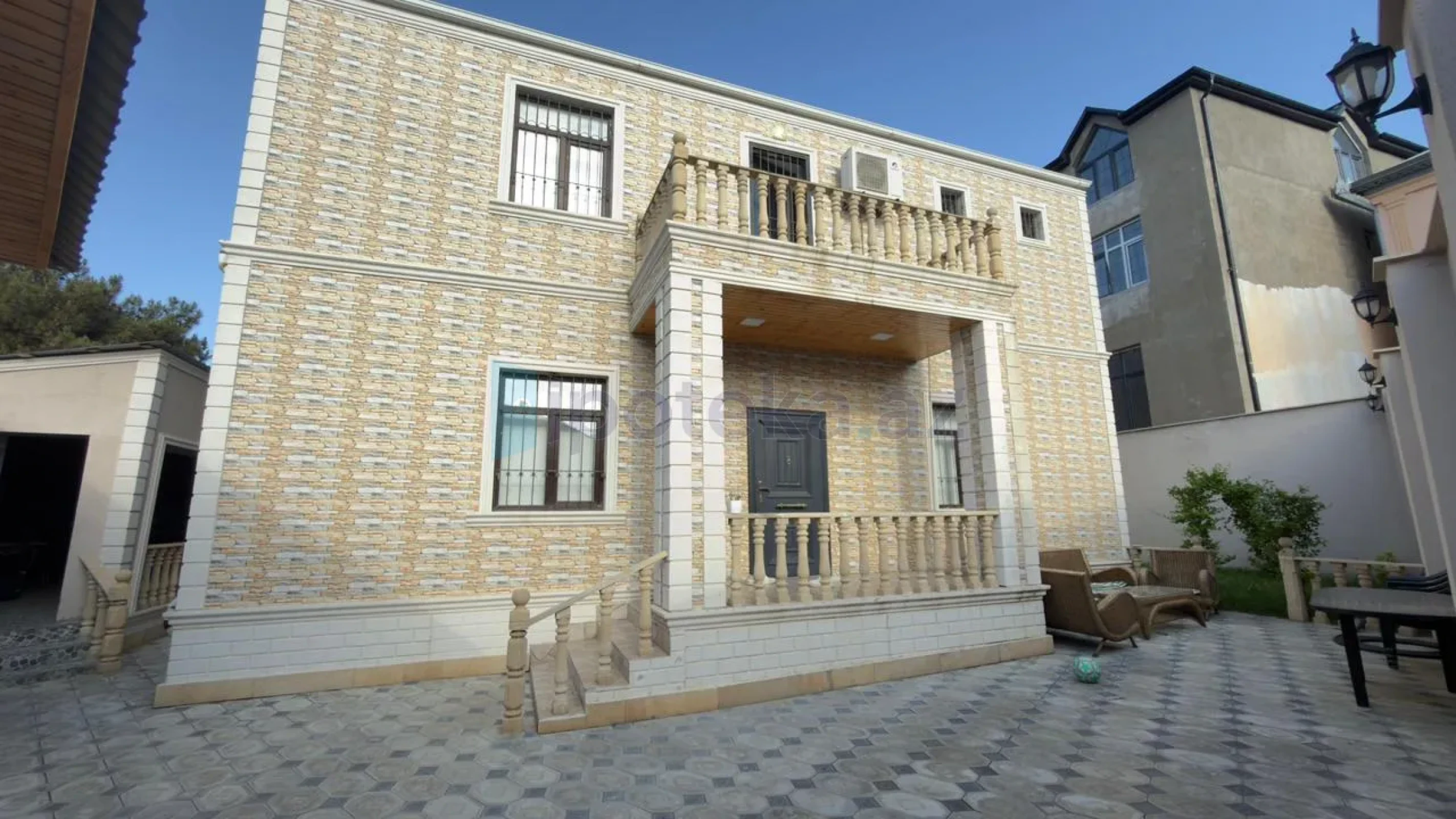 Satılır 5 otaqlı həyət evi 220 m²