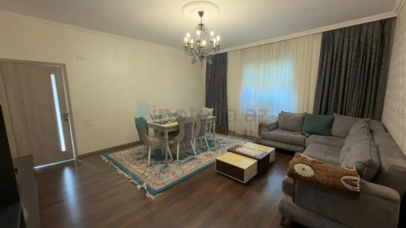 Satılır 5 otaqlı həyət evi 220 m²