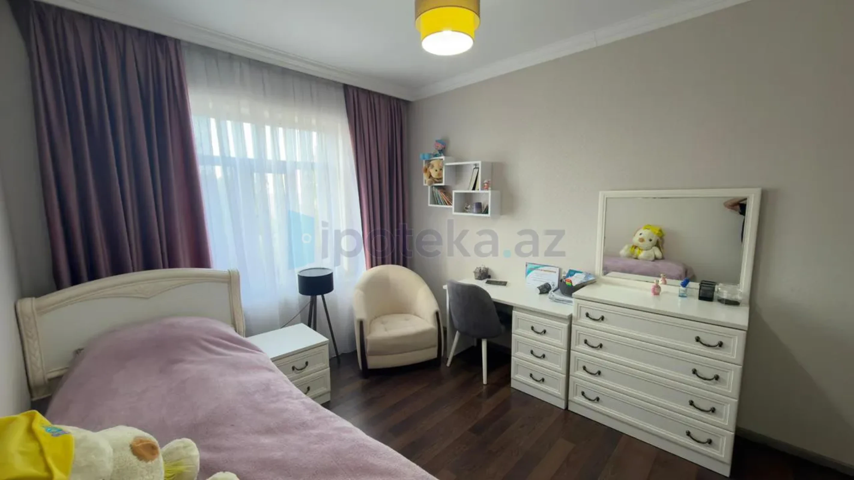 Satılır 5 otaqlı həyət evi 220 m²