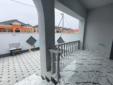 Satılır 4 otaqlı həyət evi 125 m²
