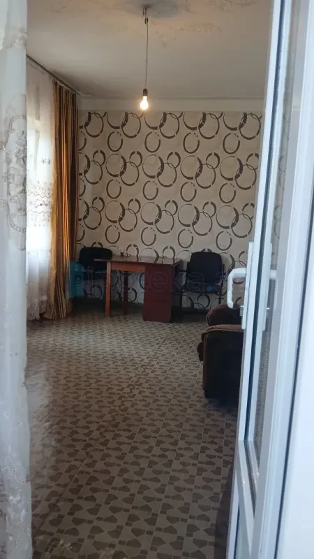Satılır 2 otaqlı köhnə tikili 40 m²