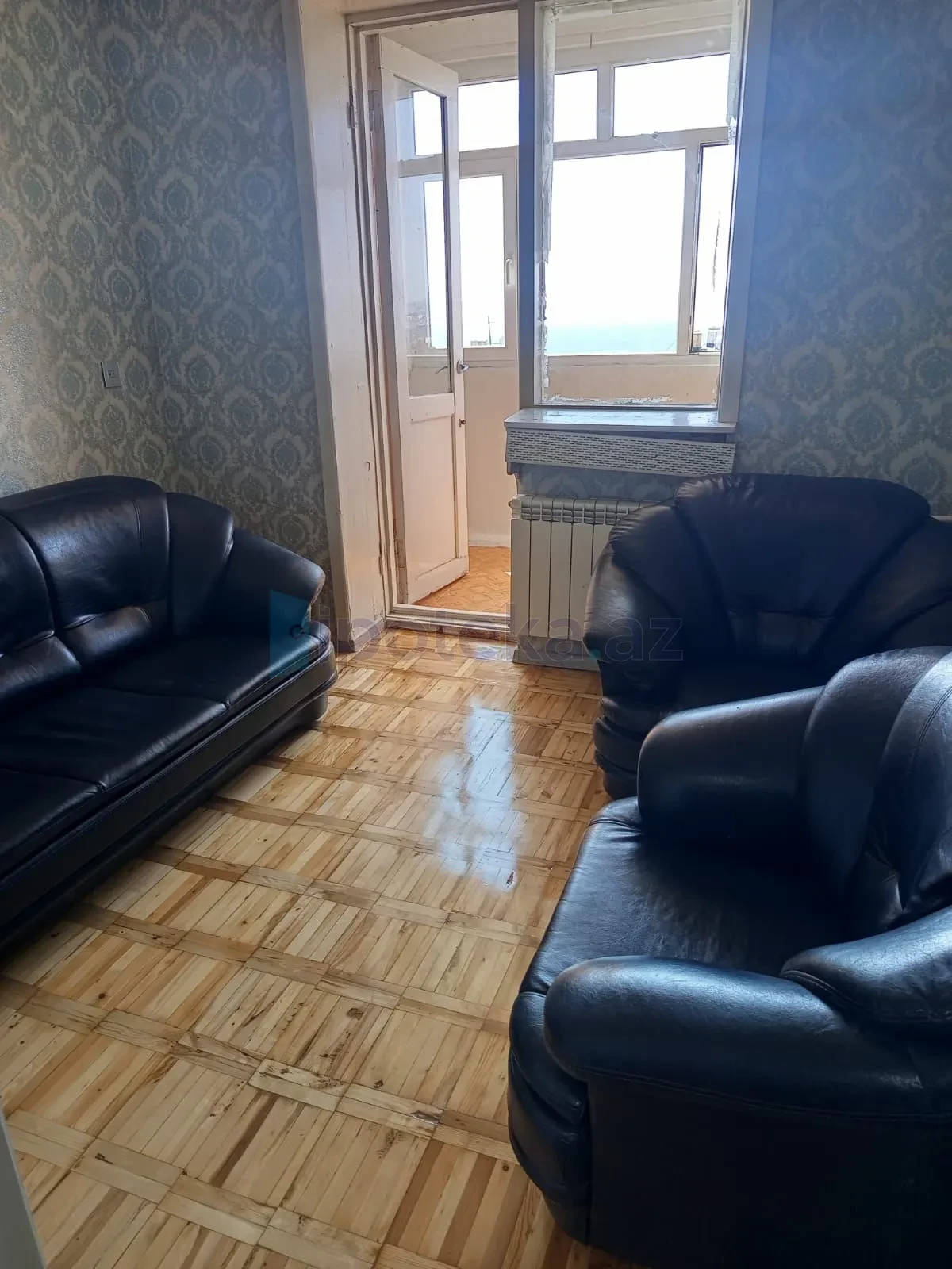 Satılır 3 otaqlı köhnə tikili 100 m²