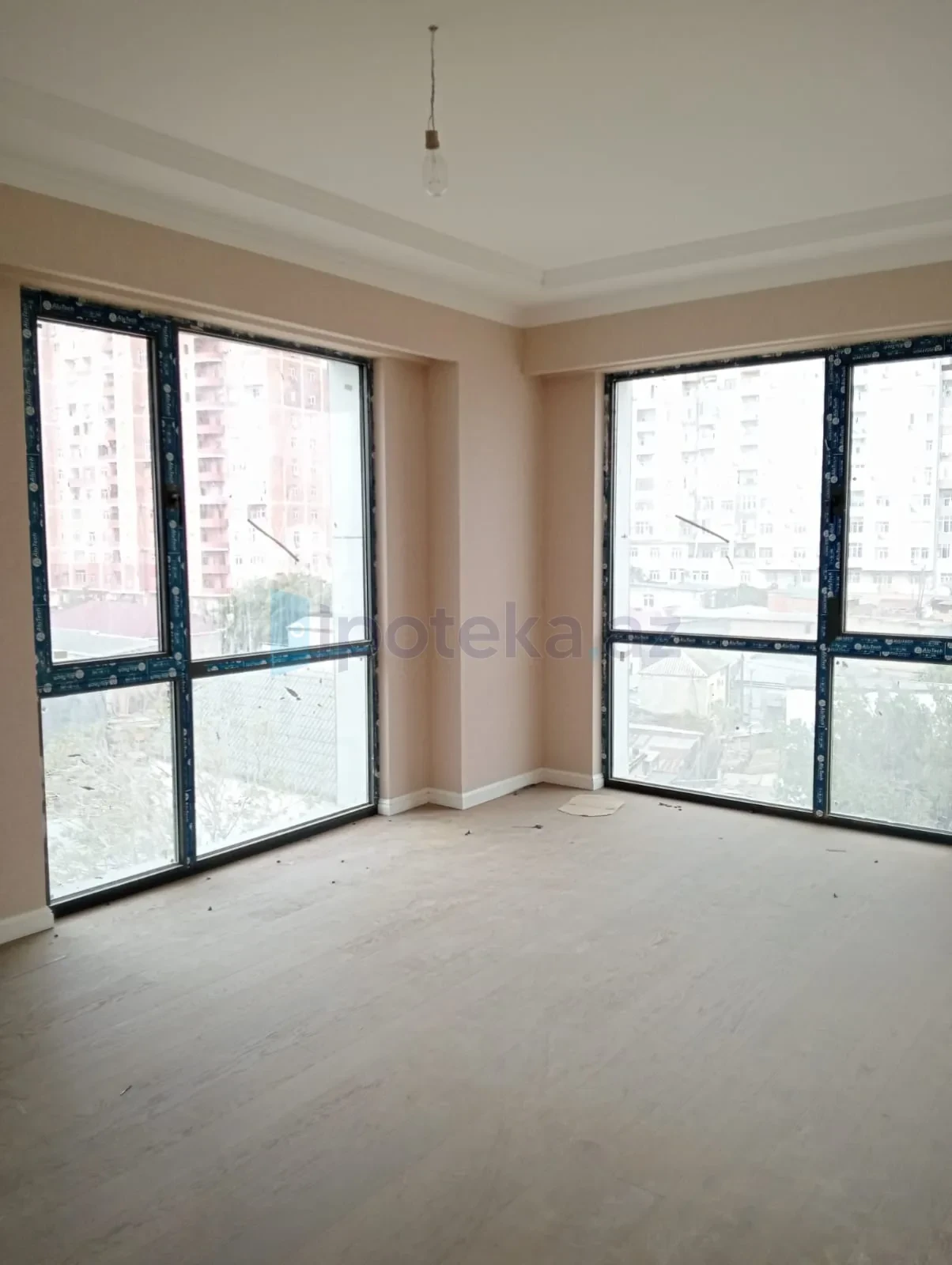 Satılır 3 otaqlı yeni tikili 99.7 m²