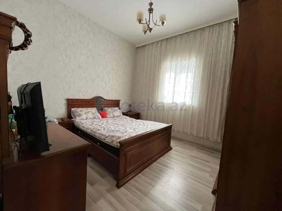 Satılır 4 otaqlı həyət evi 140 m²