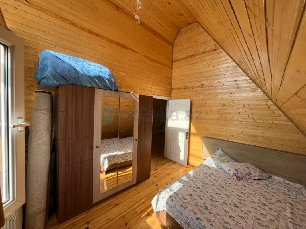 Satılır 4 otaqlı həyət evi 140 m²