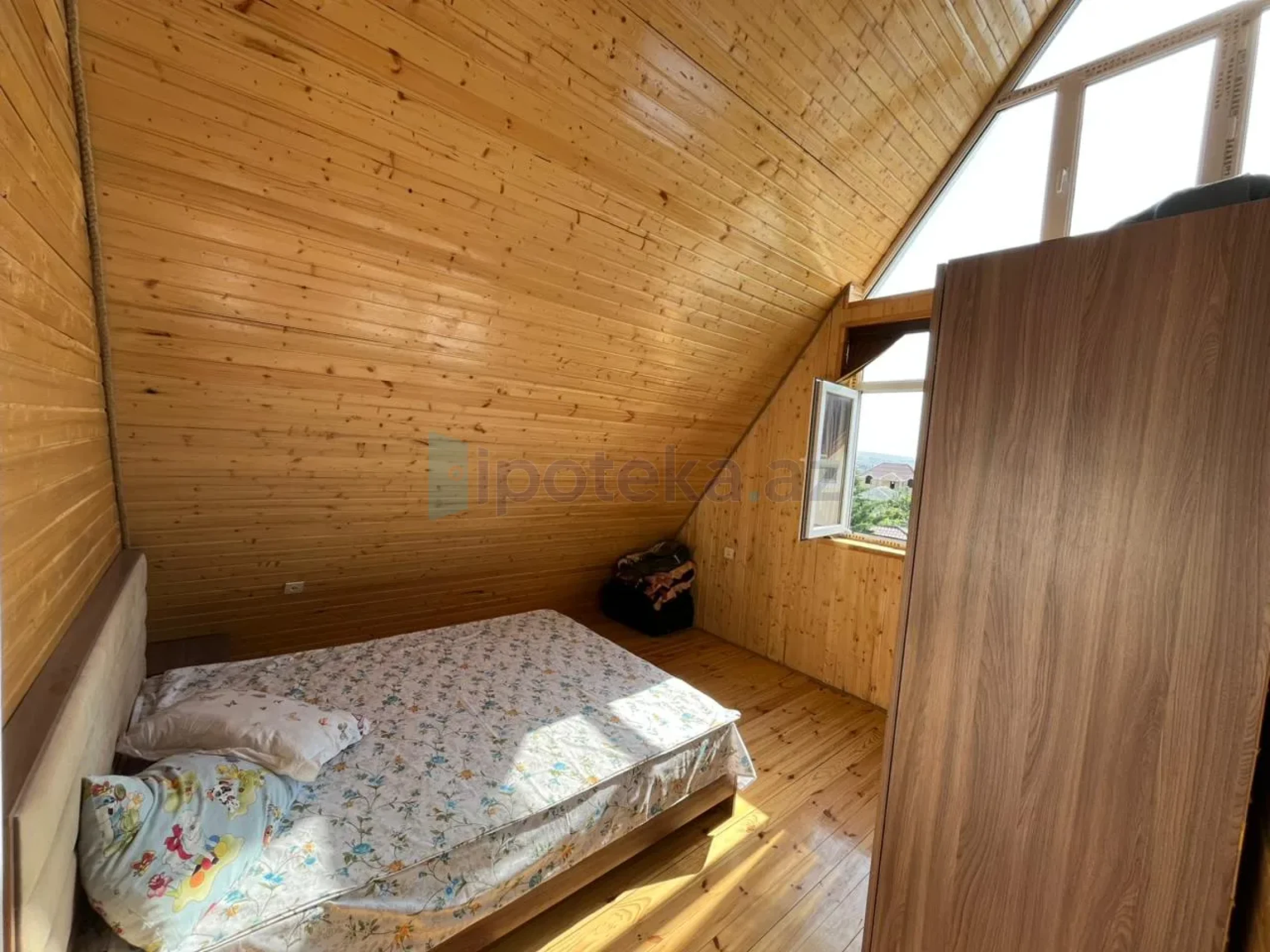 Satılır 4 otaqlı həyət evi 140 m²