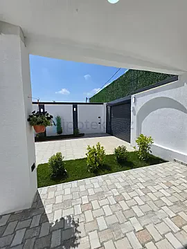 Satılır 4 otaqlı mənzil 140 m²