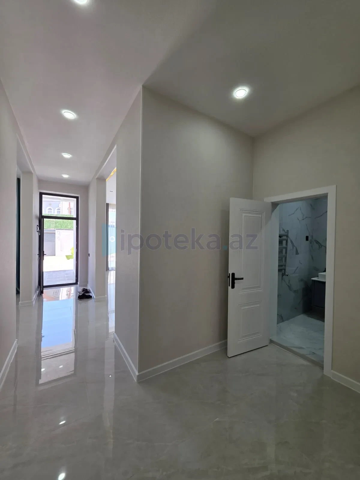 Satılır 4 otaqlı mənzil 140 m²