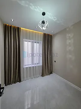 Satılır 4 otaqlı mənzil 140 m²