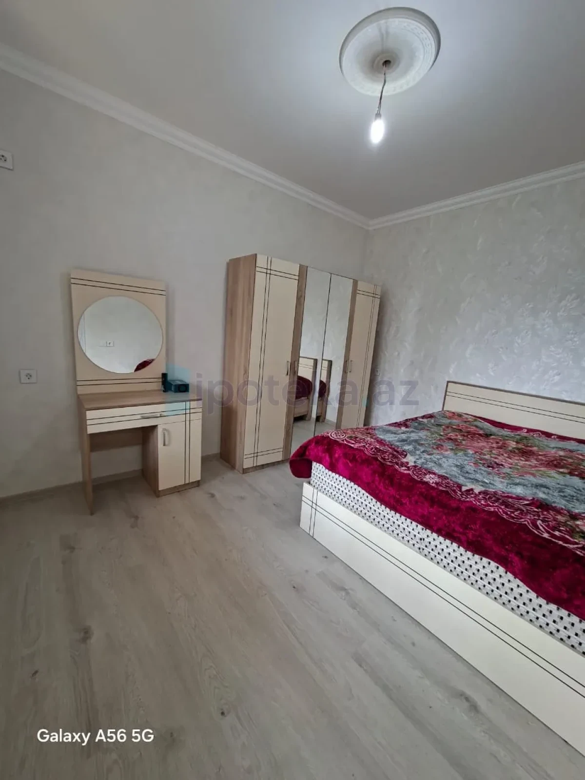 Satılır 5 otaqlı həyət evi 140 m²