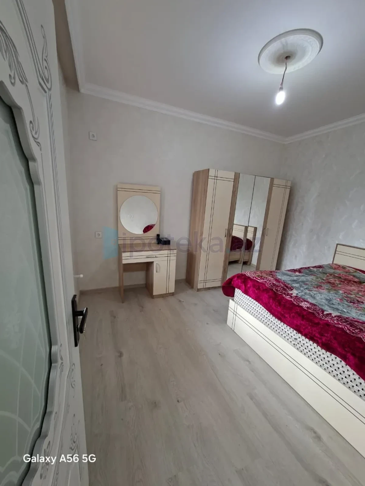 Satılır 5 otaqlı həyət evi 140 m²