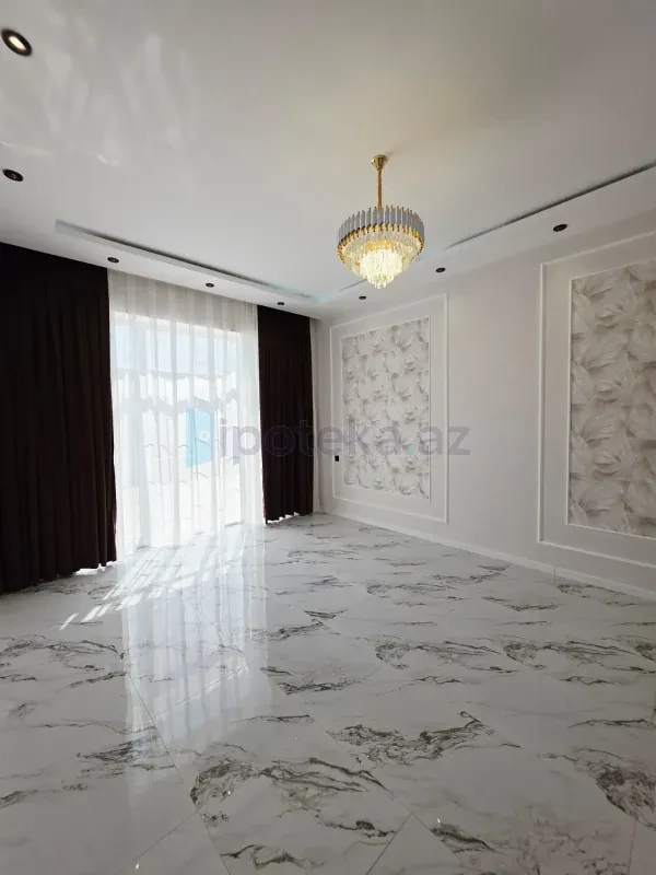 Satılır 4 otaqlı mənzil 150 m²