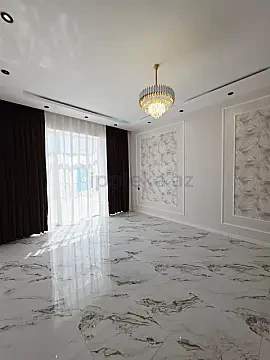 Satılır 4 otaqlı mənzil 150 m²