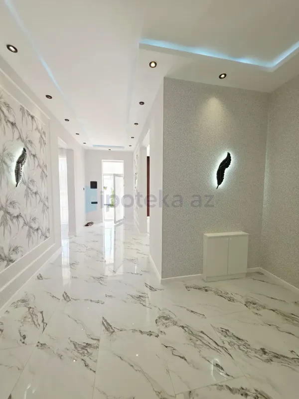 Satılır 4 otaqlı mənzil 150 m²