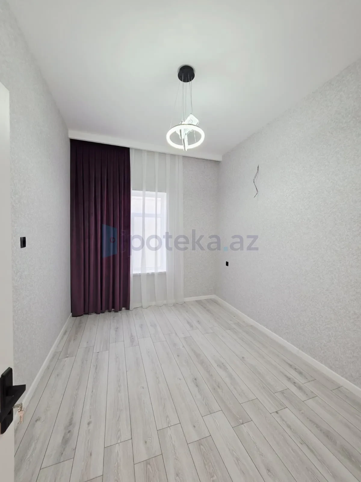 Satılır 4 otaqlı mənzil 150 m²