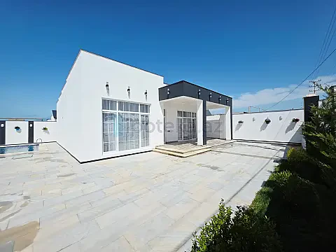 Satılır 4 otaqlı mənzil 150 m²