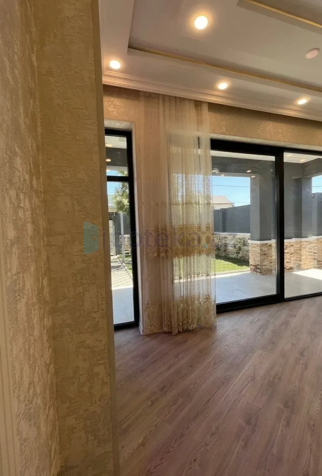 Satılır 5 otaqlı həyət evi 160 m²