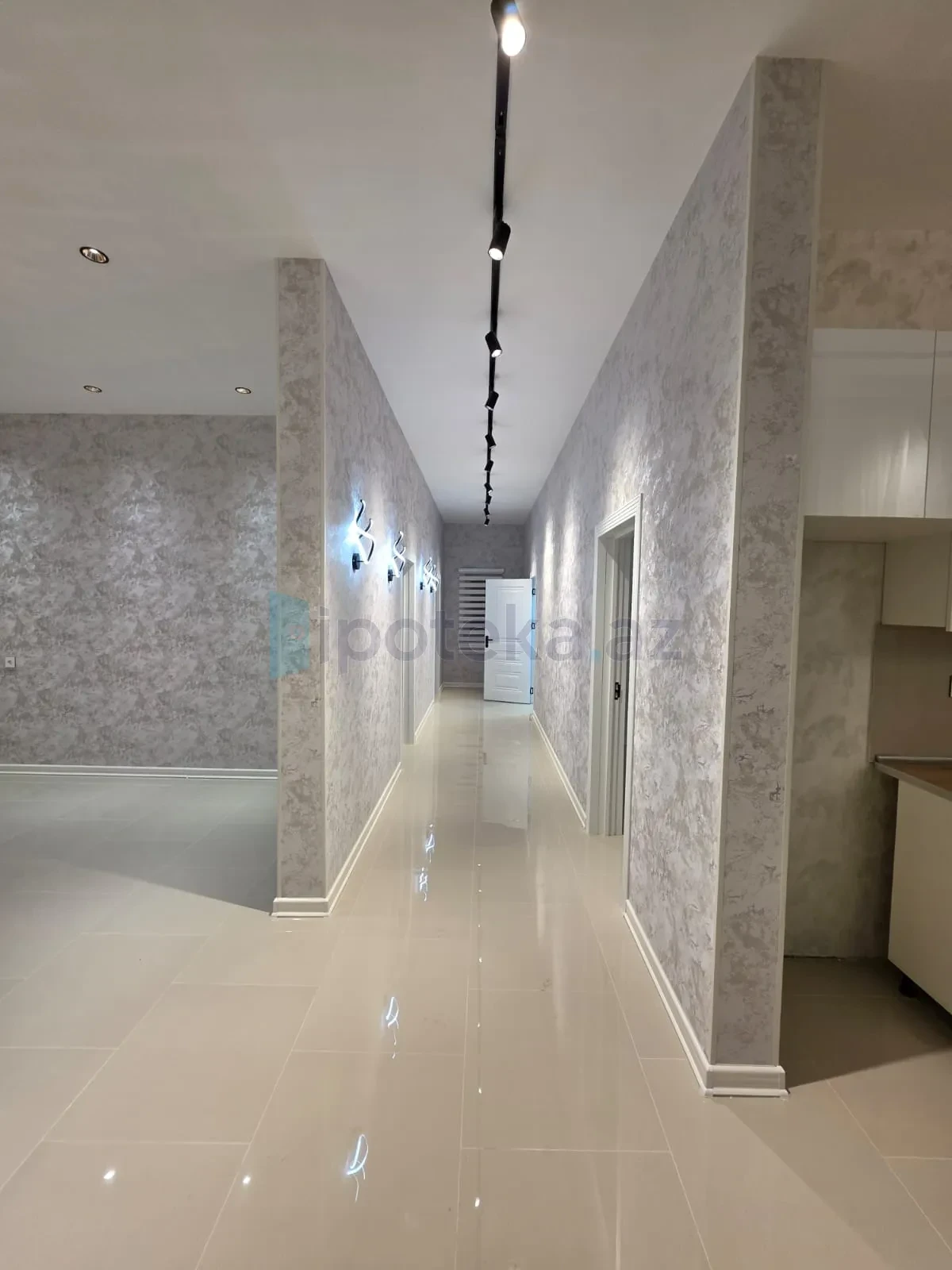 Satılır 4 otaqlı həyət evi 140 m²