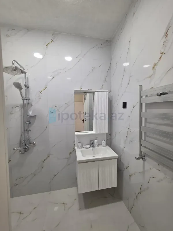Satılır 4 otaqlı həyət evi 140 m²