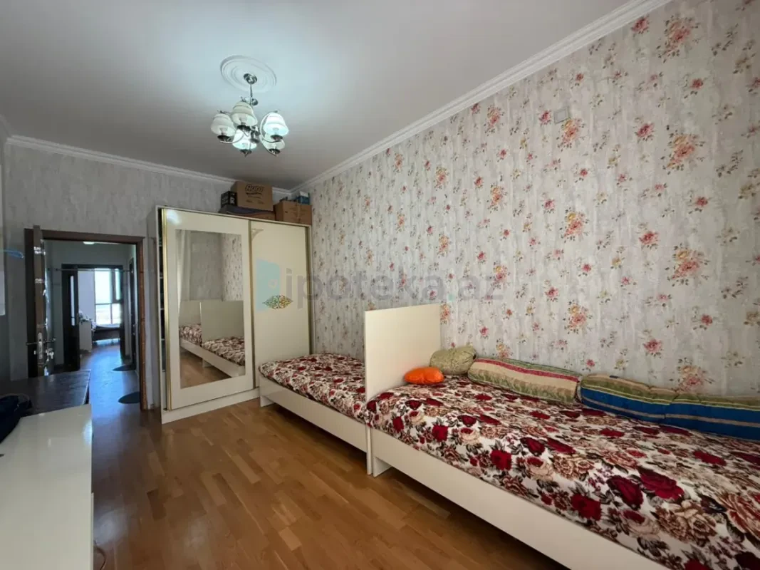 Satılır 3 otaqlı yeni tikili 120 m²