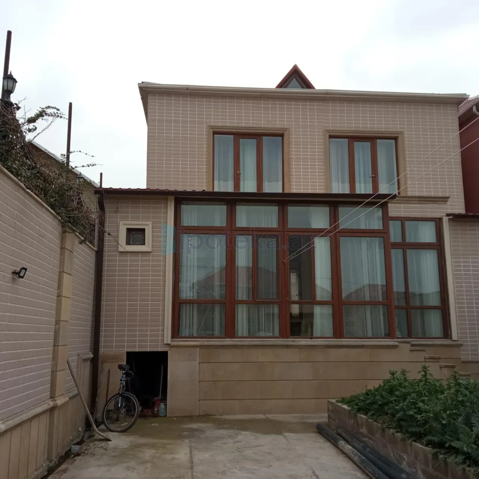 Satılır 5 otaqlı həyət evi 150 m²