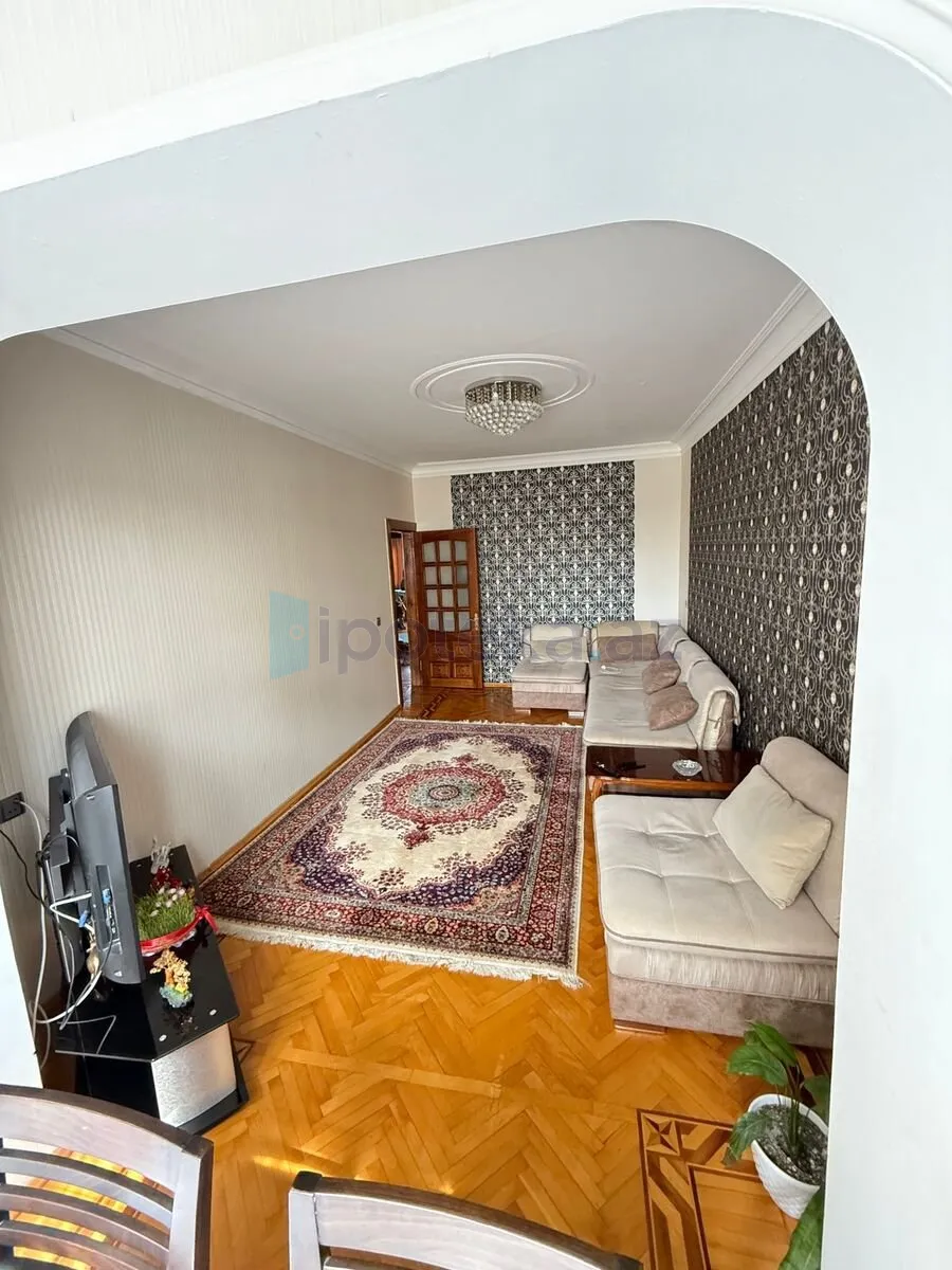 Satılır 3 otaqlı köhnə tikili 95 m² — Bakı, Binəqədi 3 otaq 95.00 m²