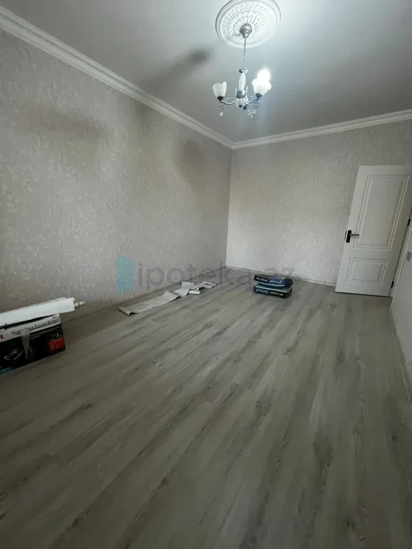Satılır 3 otaqlı köhnə tikili 60 m²