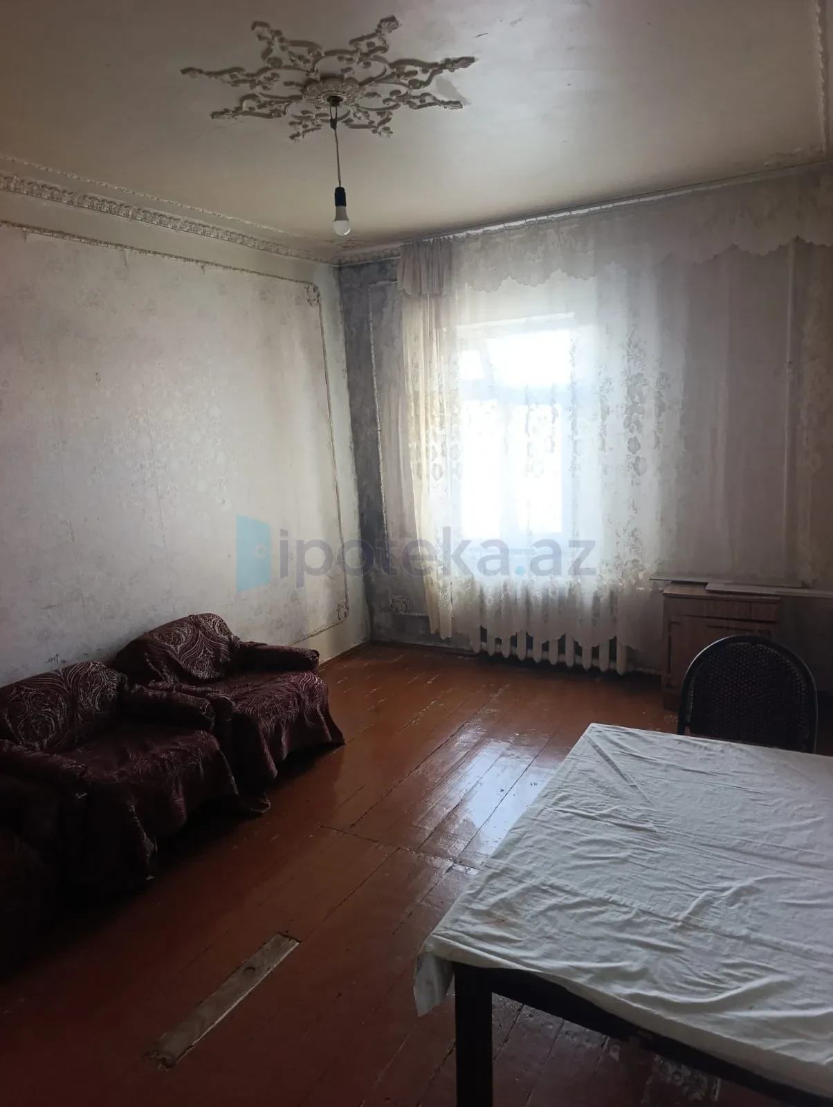 Satılır 2 otaqlı köhnə tikili 55 m²
