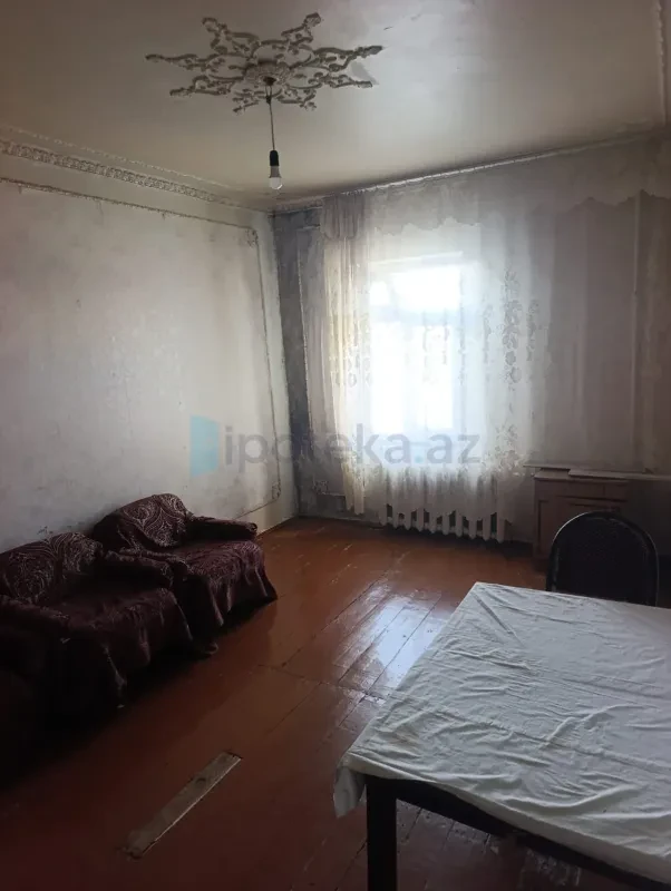 Satılır 2 otaqlı köhnə tikili 55 m²