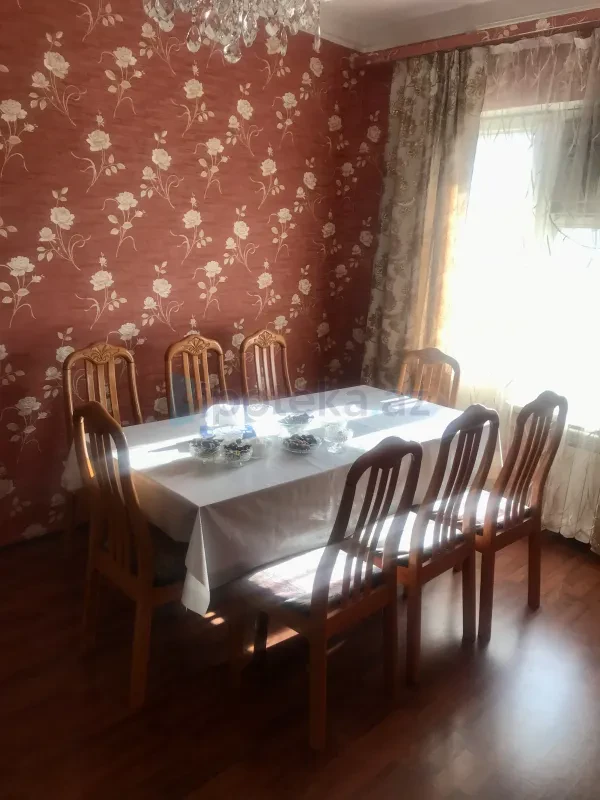 Satılır 5 otaqlı köhnə tikili 120 m²