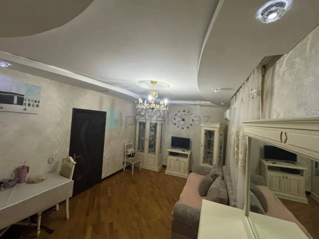 Satılır 2 otaqlı köhnə tikili 45 m²