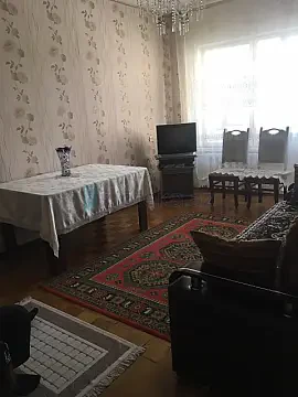 Satılır 4 otaqlı köhnə tikili 100 m² — Bakı, Bakıxanov 4 otaq 100.00 m²