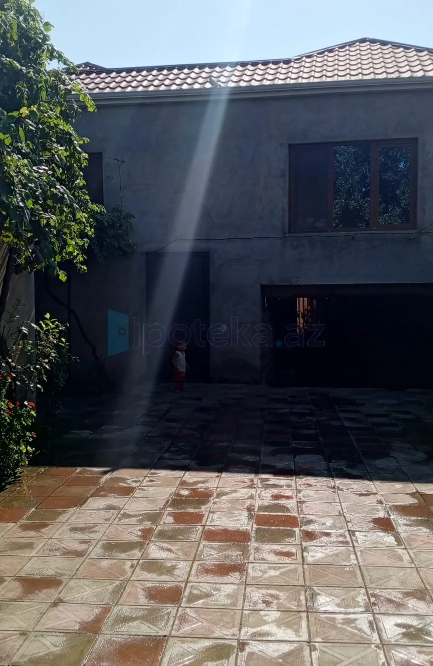 Satılır 4 otaqlı həyət evi 275 m²